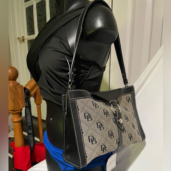 DOONEY AND BOURKE large ring flap grey and black canvas with black leather trim - Picture 3 of 16